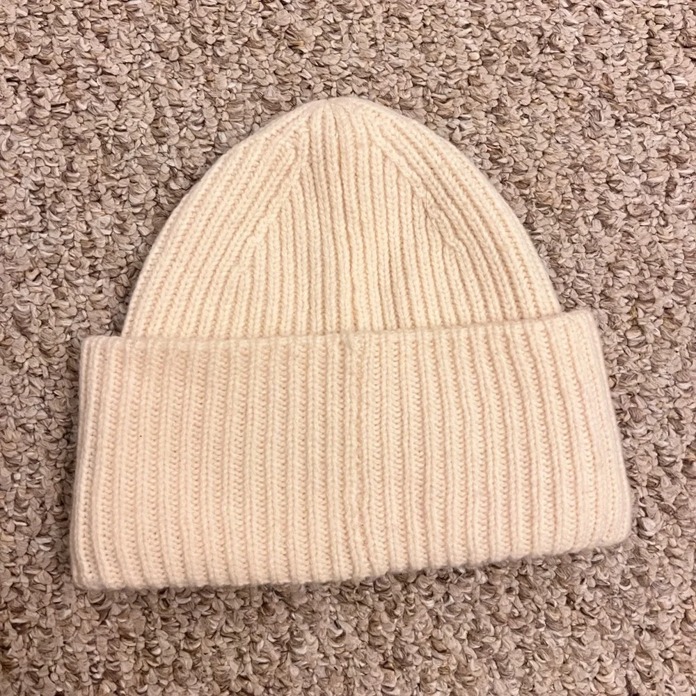 Acne studios Pansy Face white beanie hat knitted logo wool designer Swedish - Picture 7 of 7